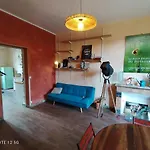 Апартаменты Les Grenouilles Чассенеуил-Ду-Поитоу